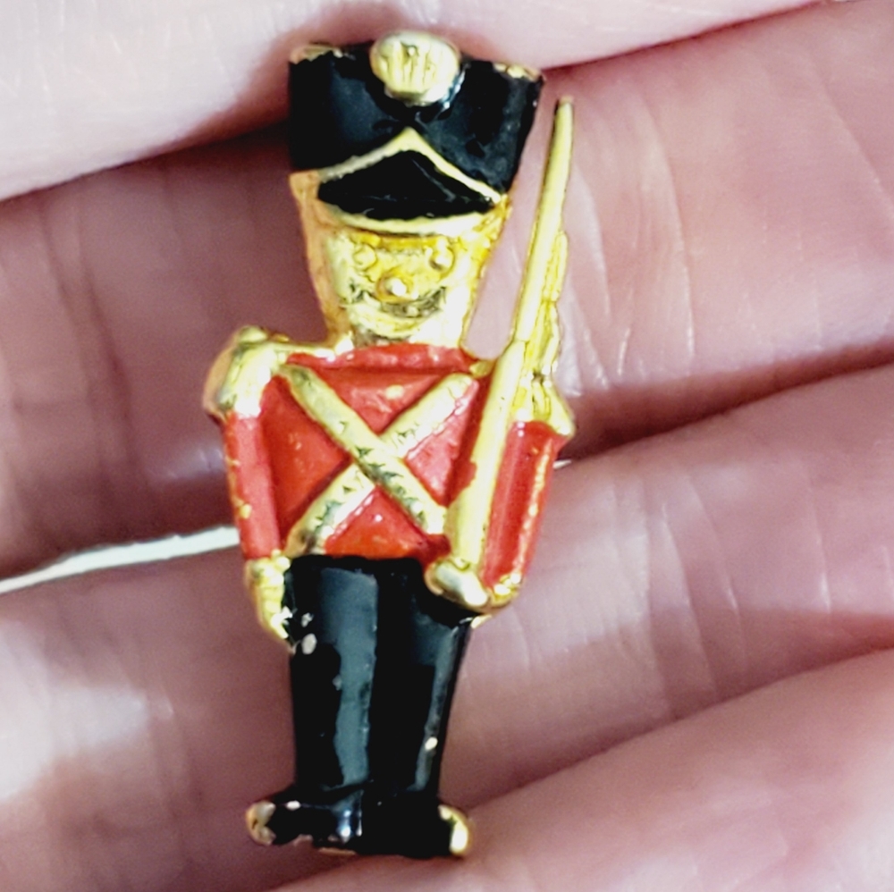Vintage enamel toy soldier royal Christmas brooch pin